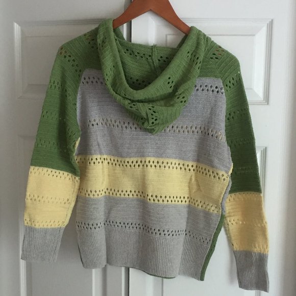 Sweater with Hoodie - Picture 2 of 8